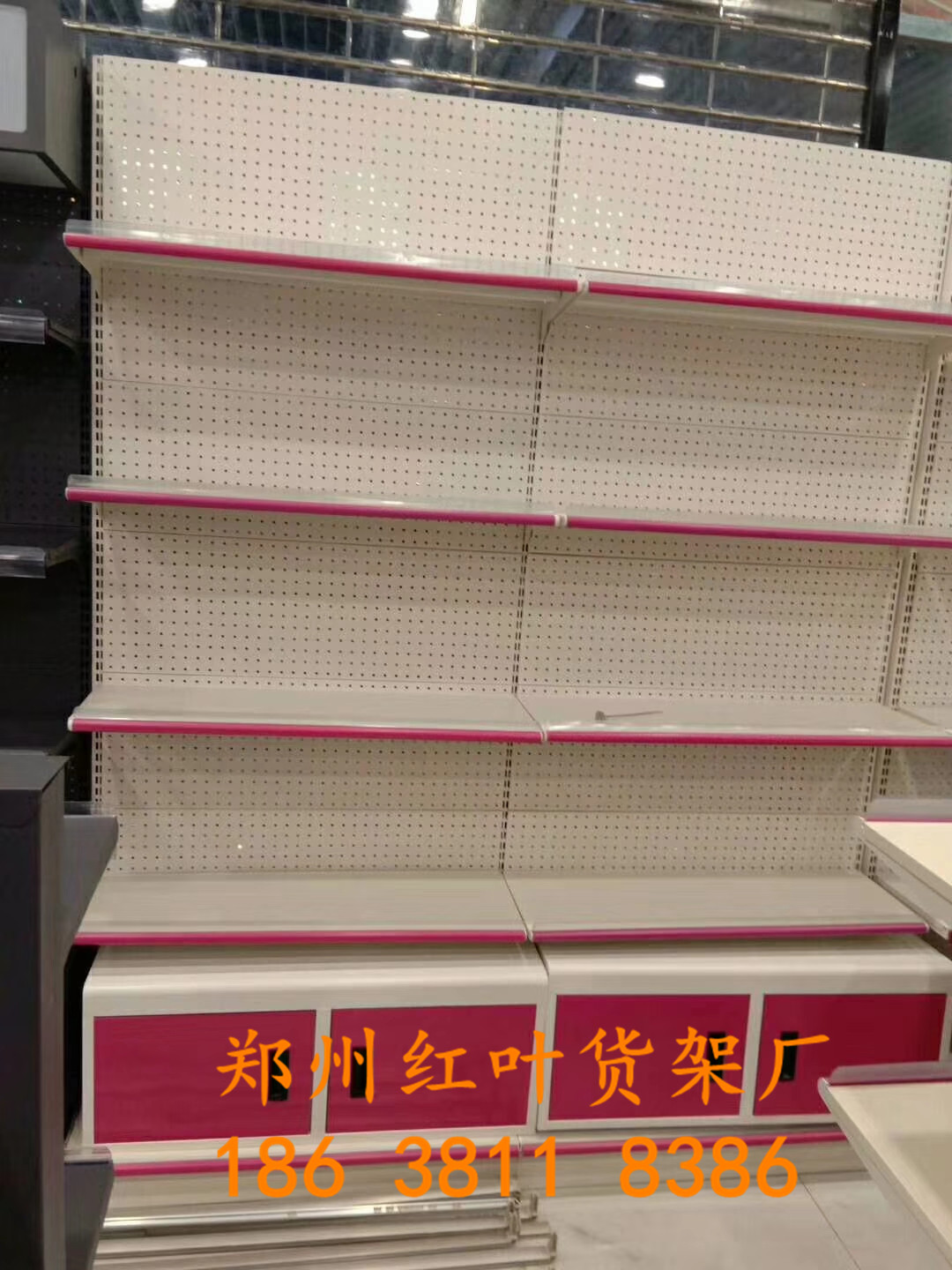 兰考超市货架整体安装完毕